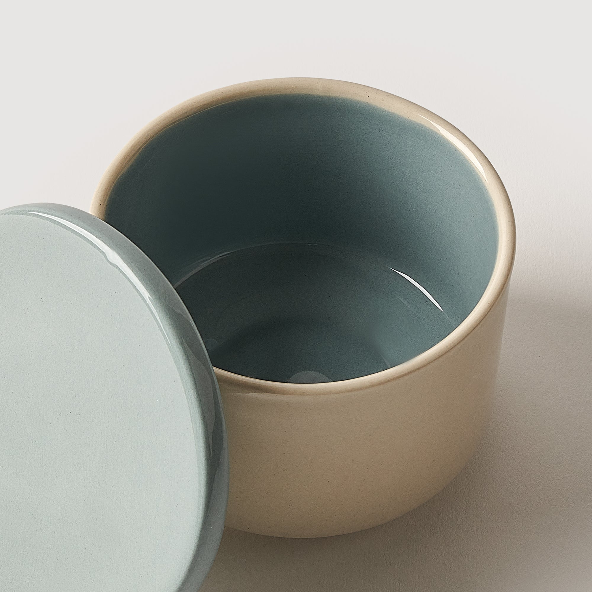 Stoneware box blue open