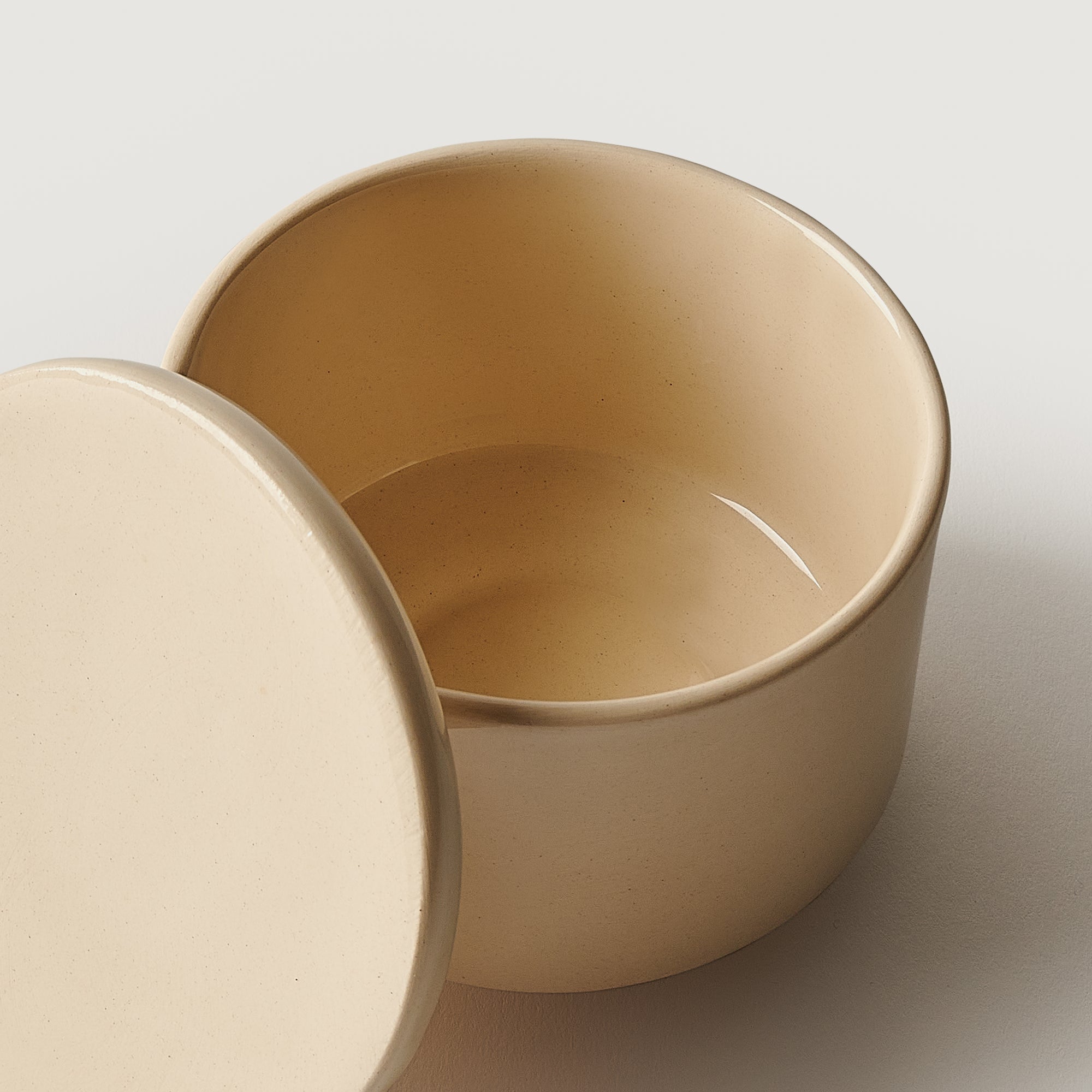 Stoneware box beige open